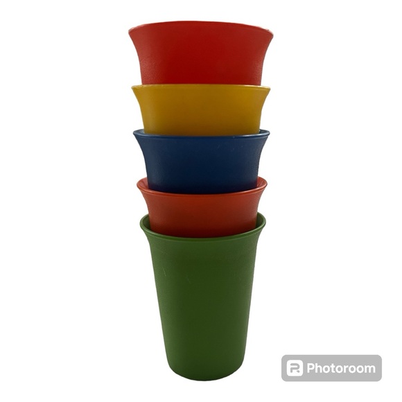Vintage Tupperware #109 Classic Bell Kids Tumblers - Picture 2 of 3